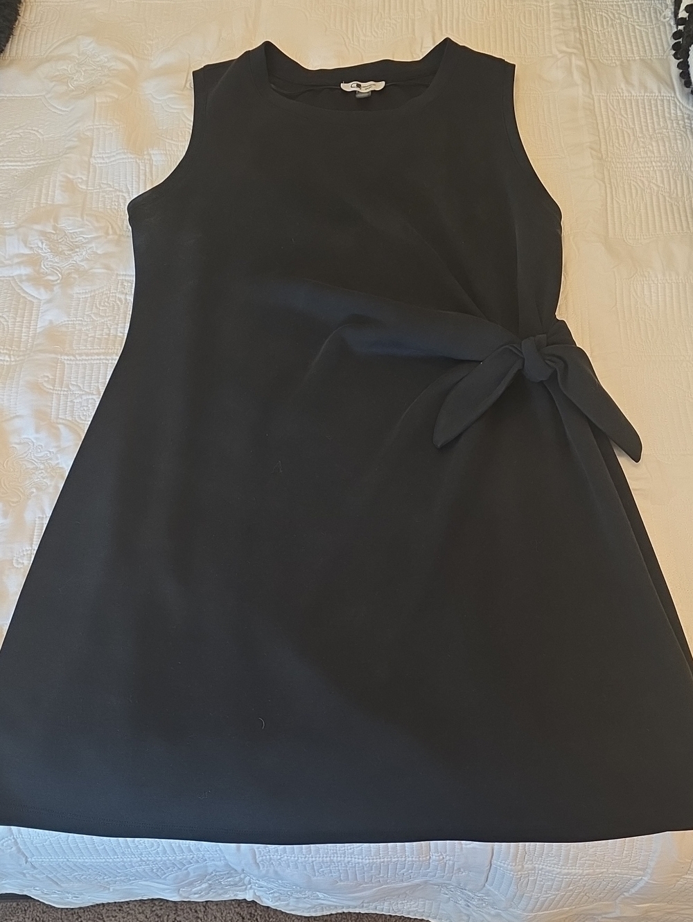 CABLE AND GAUGE Classic Black Sleeveless Tie-Waist Dress
